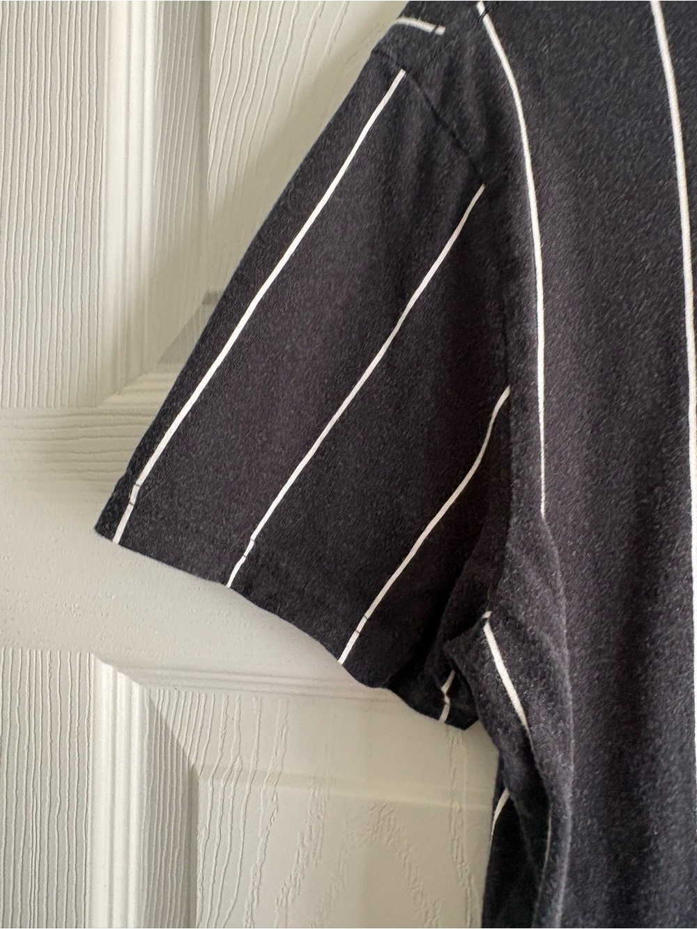 Hollister Black Pinstripe Tee with White Logo - Men's - Picture 10 of 11